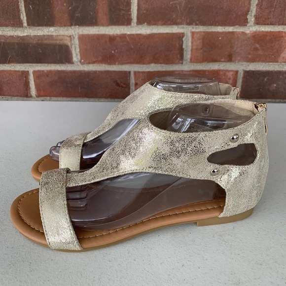 Journee Collection Gold Back zip T-Strap Flat Sandals Women's US 7.5 NEW - Picture 4 of 8